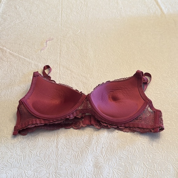 Luxe Red Lace Demi Bra SZ 34B - Picture 3 of 4